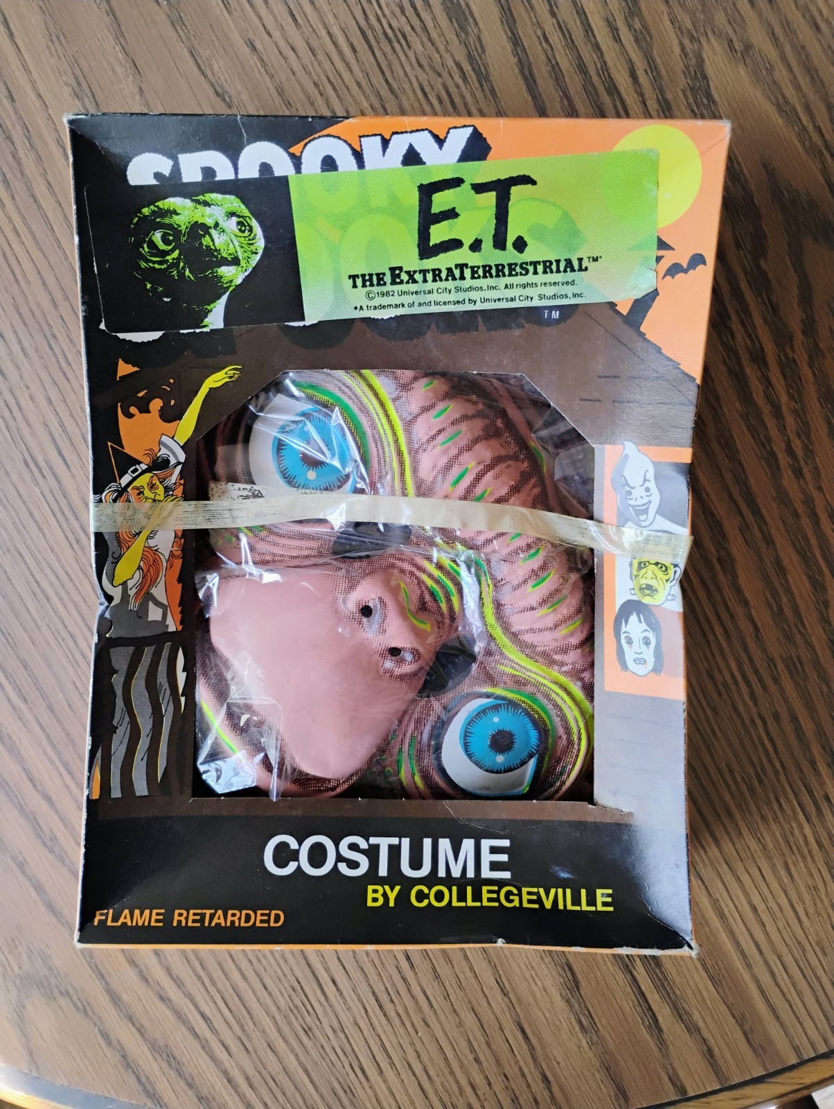 Vintage 1982 ET Spooky Spooks Collegeville Halloween Costume + Mask + Box NOS