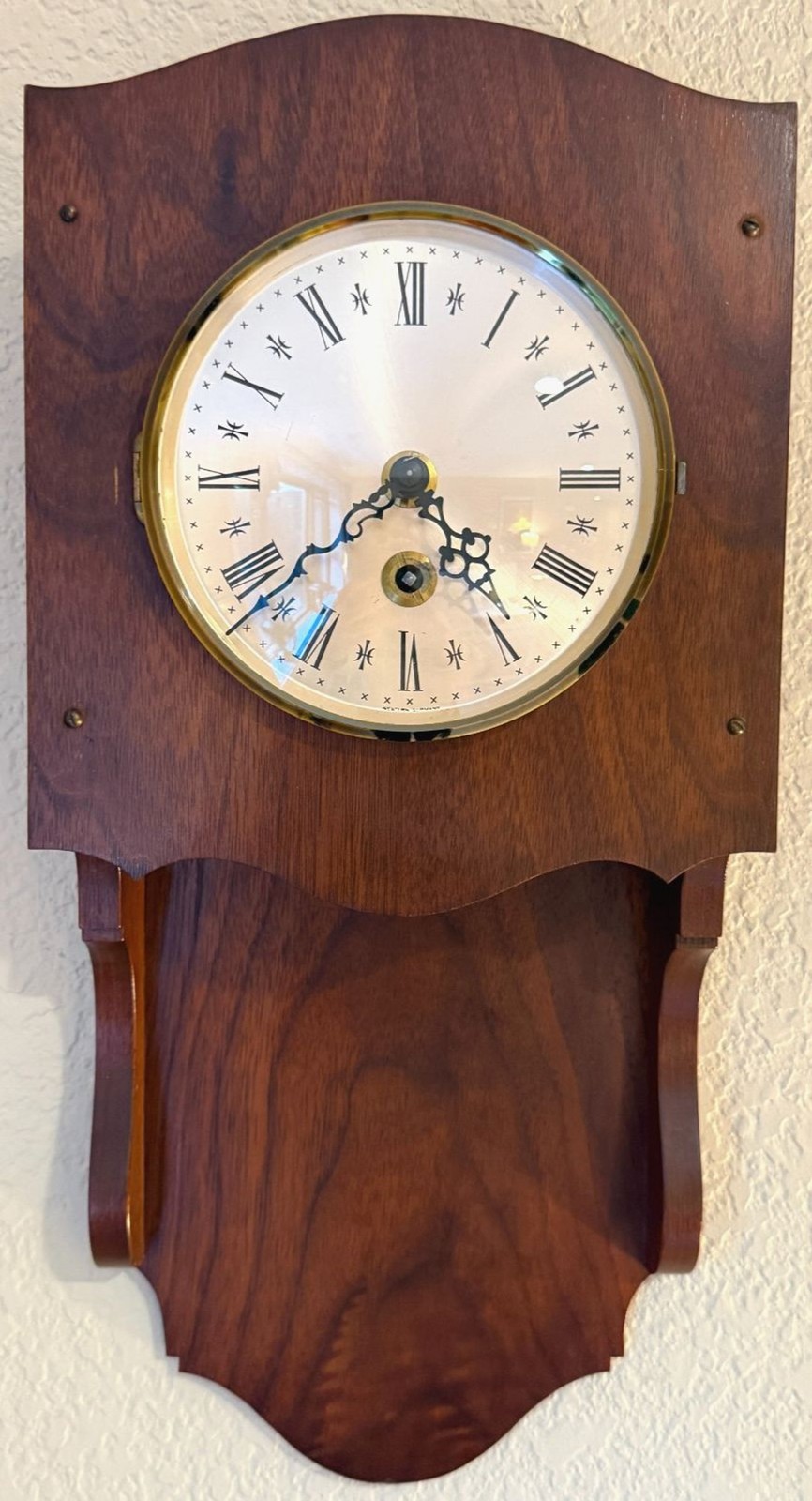 Vintage Rustic Country Farmhouse Wood Wall Clock WITH KEY Needs PENDULUM