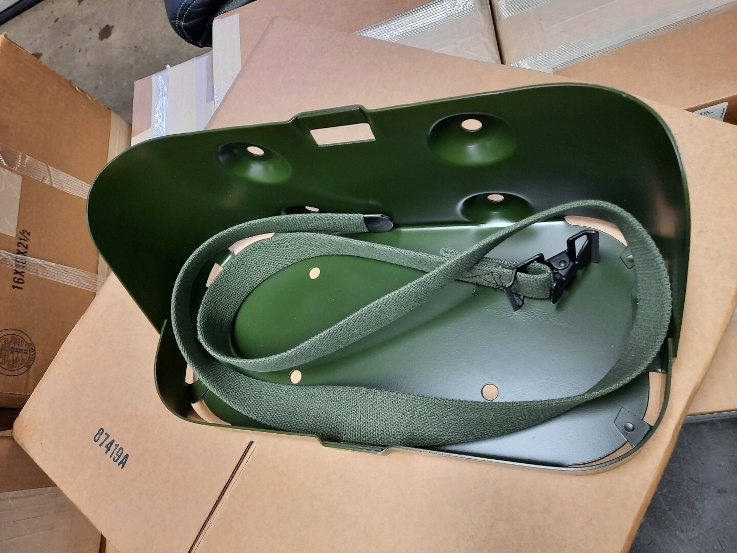 NEW MILITARY TRUCK JERRY GAS CAN MOUNT BRACKET HOLDER WITH STRAP
