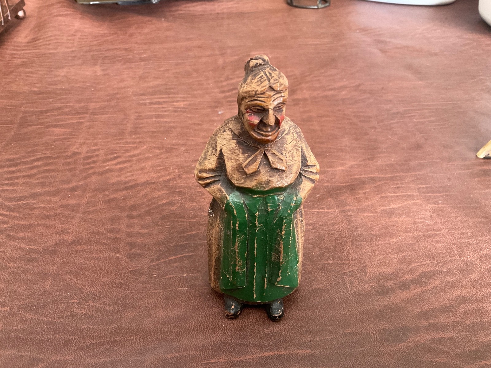 Vintage 1940s Syroco Wood Old Woman Green Apron Figurine 5