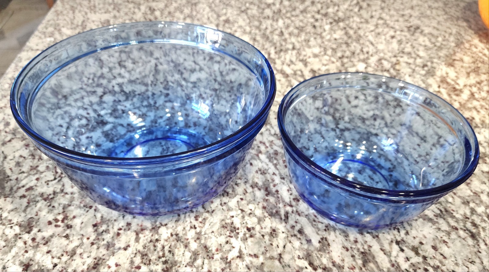 Vtg. Anchor Hocking USA Cobalt Blue Glass Nesting Mixing Bowls 1qt & 2 1/2 qt.