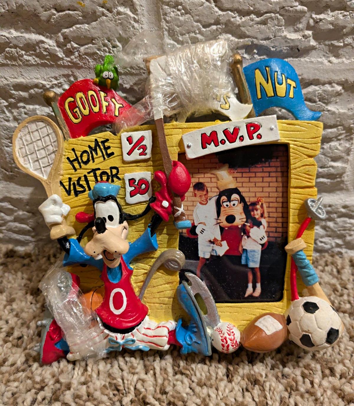 Enesco Disney Goofy Character Scoreboard Photo Frame