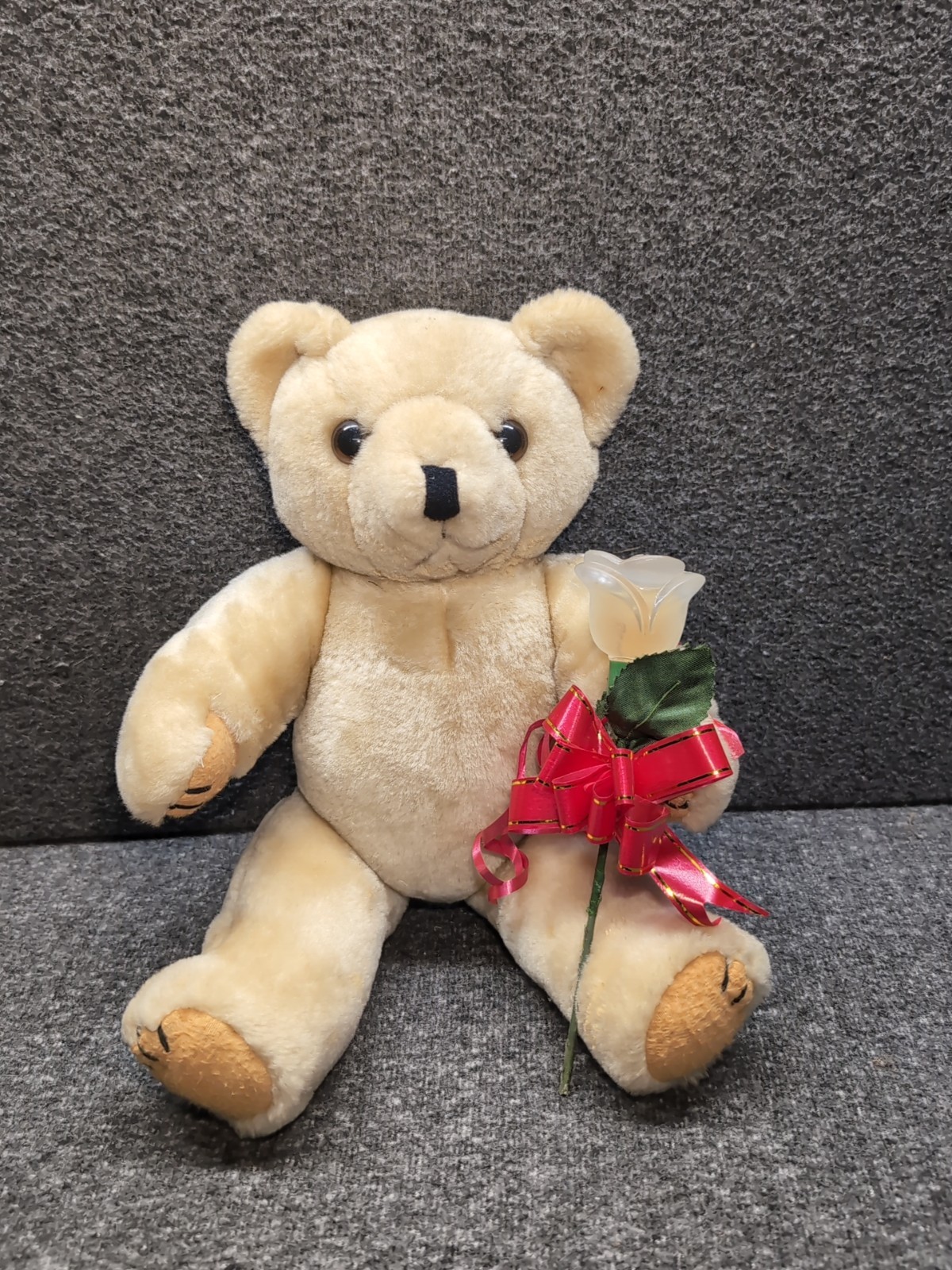 VTG Wang's Teddy Bear Gift W/Rose-Shaped Perfume Clear Bottle W/Green Stem 