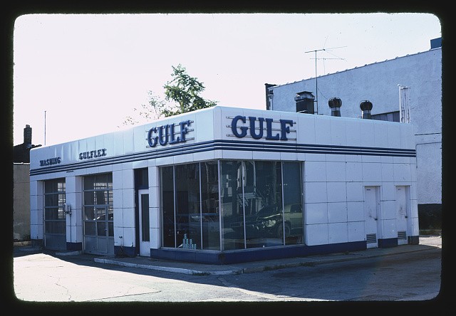Photo:Port Chester New York 1976 Gulf Gas Station Storefront