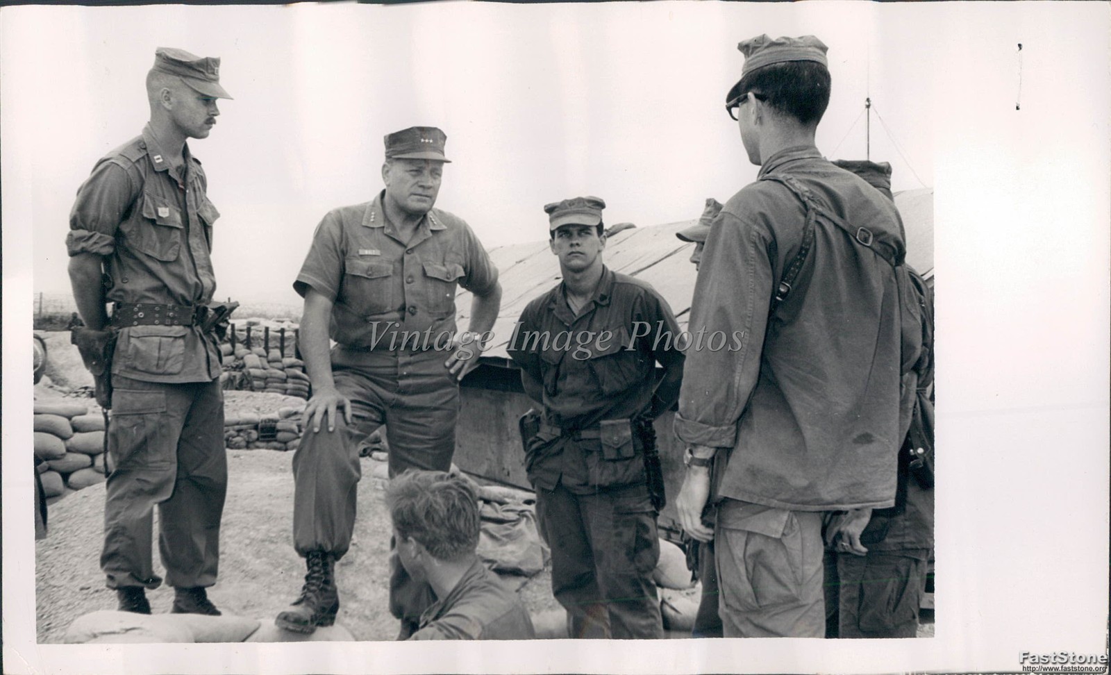 1968 Dong Vietnam Lieutenant General Lewis Walt Marines Historic Press Photo 5x7