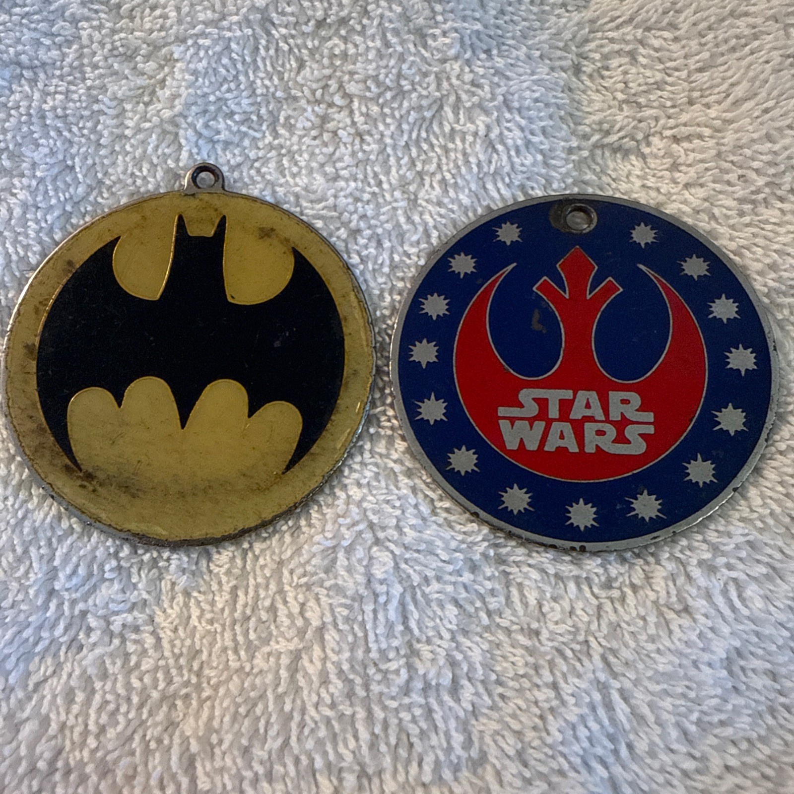 1988 DC Comics BATMAN Bat Signal Metal Enamel Fob & Vtg 1993 Star Wars Rebel Fob