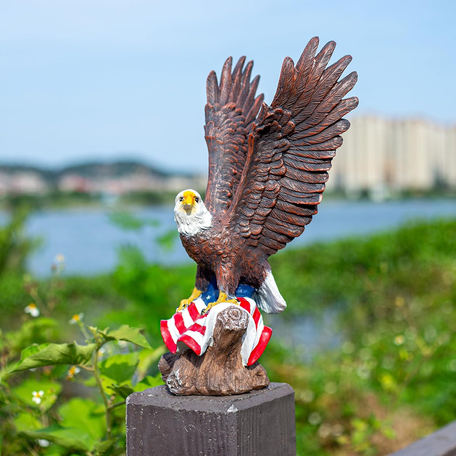 15.35In Majestic Lifelike Bald Eagle Statue - Durable Resin Garden Sculpture for