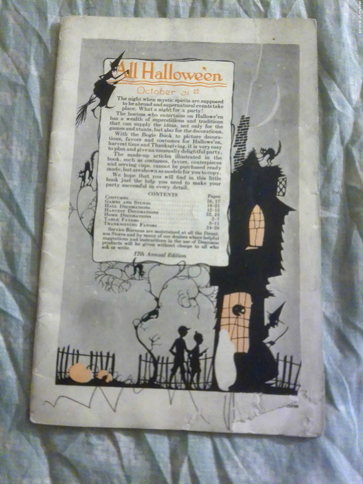 pre 1960s The Bogie Book for All Halloween  info booklet 32 pages