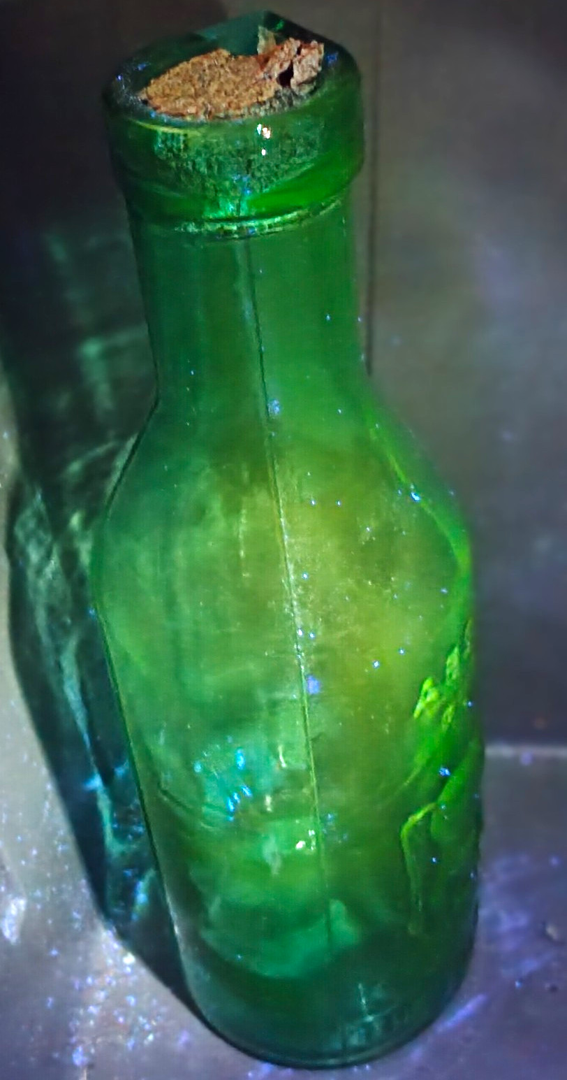 Vtg Green Glass Absolutely Pure Milk Bottle The Milk Protector 365nm UV Glow
