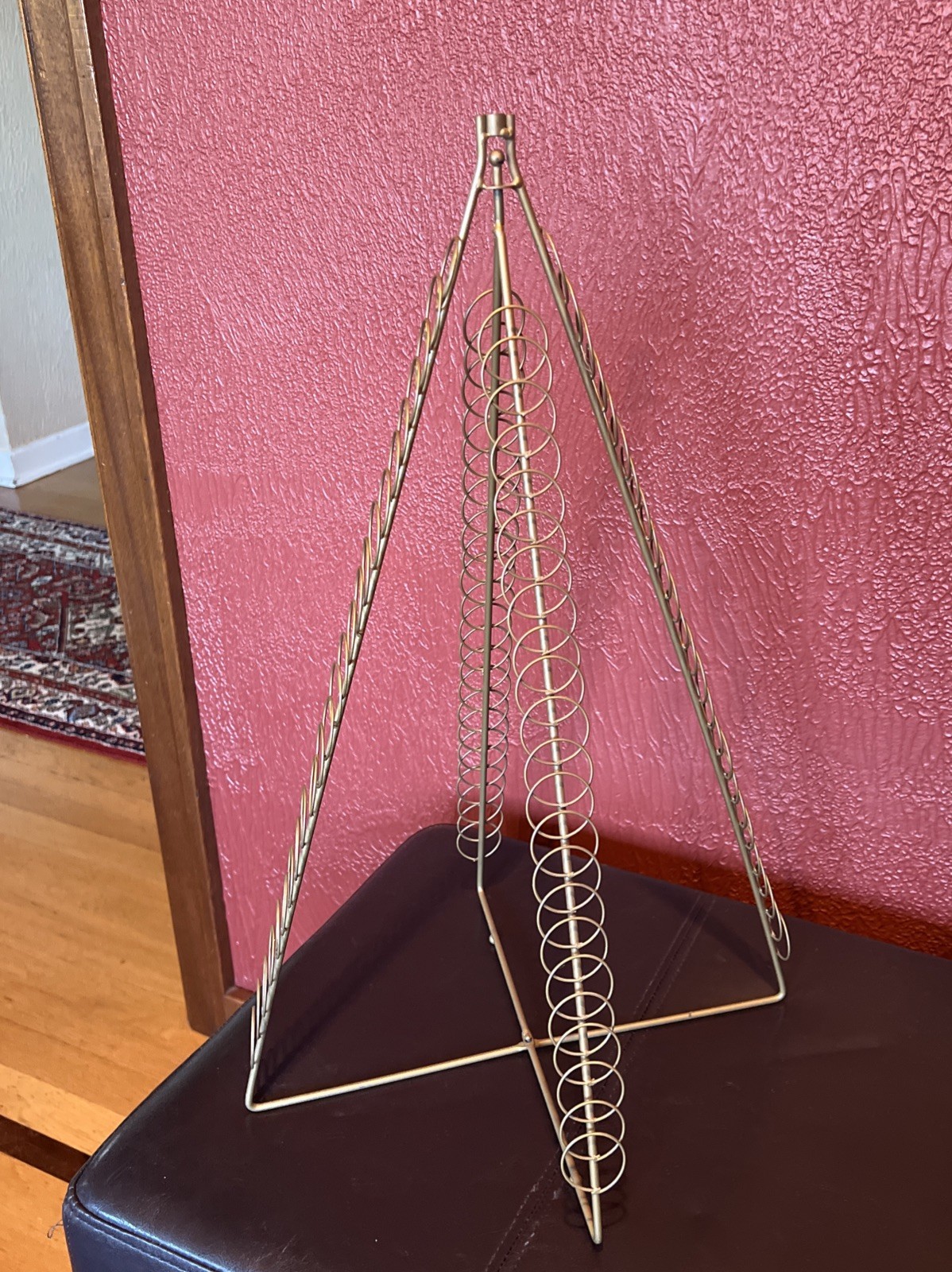 Vintage MCM Gold Wire Christmas Tree Card Holder Display Holds 96 Cards 24” Tall