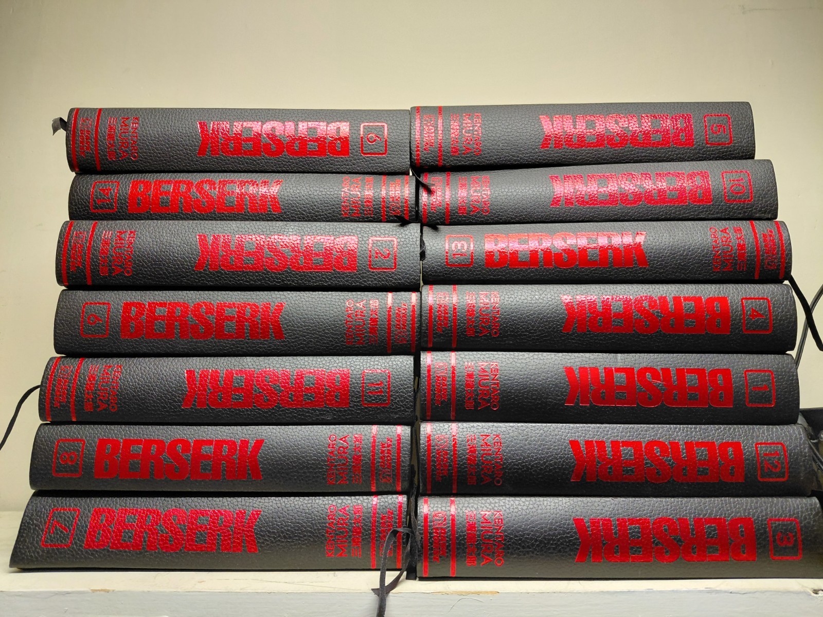 BERSERK Deluxe Edition Complete Set - Volumes 1-14 Manga Hardcover EXCELLENT