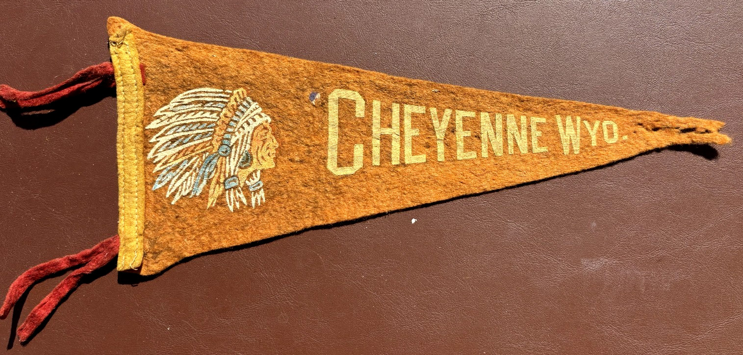 VINTAGE 1930s CHEYENNE WYOMING PENNANT 12\