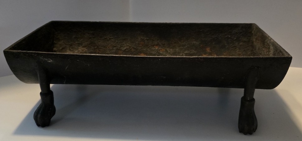 Antique Cast Iron Small Feeder Trough on Four Claw Feet - 13.5\