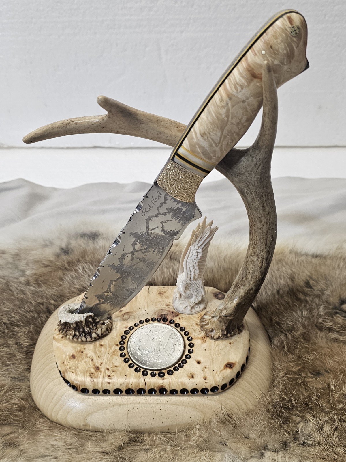 Paul Neal Custom Handmade Fixed Blade Knife & Stand Hand carved EAGLE