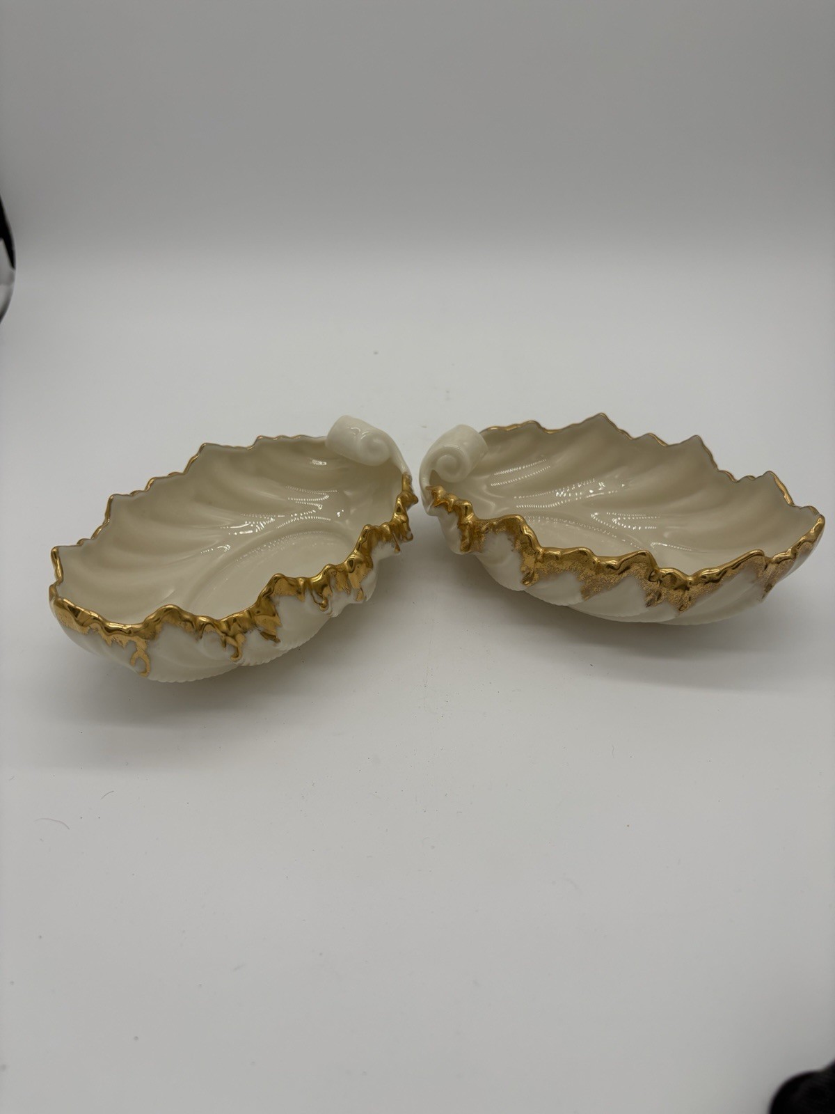 Pair Vintage Lenox Acanthus Leaf Shell Bowls Ivory Porcelain 24K Gold Trim Set
