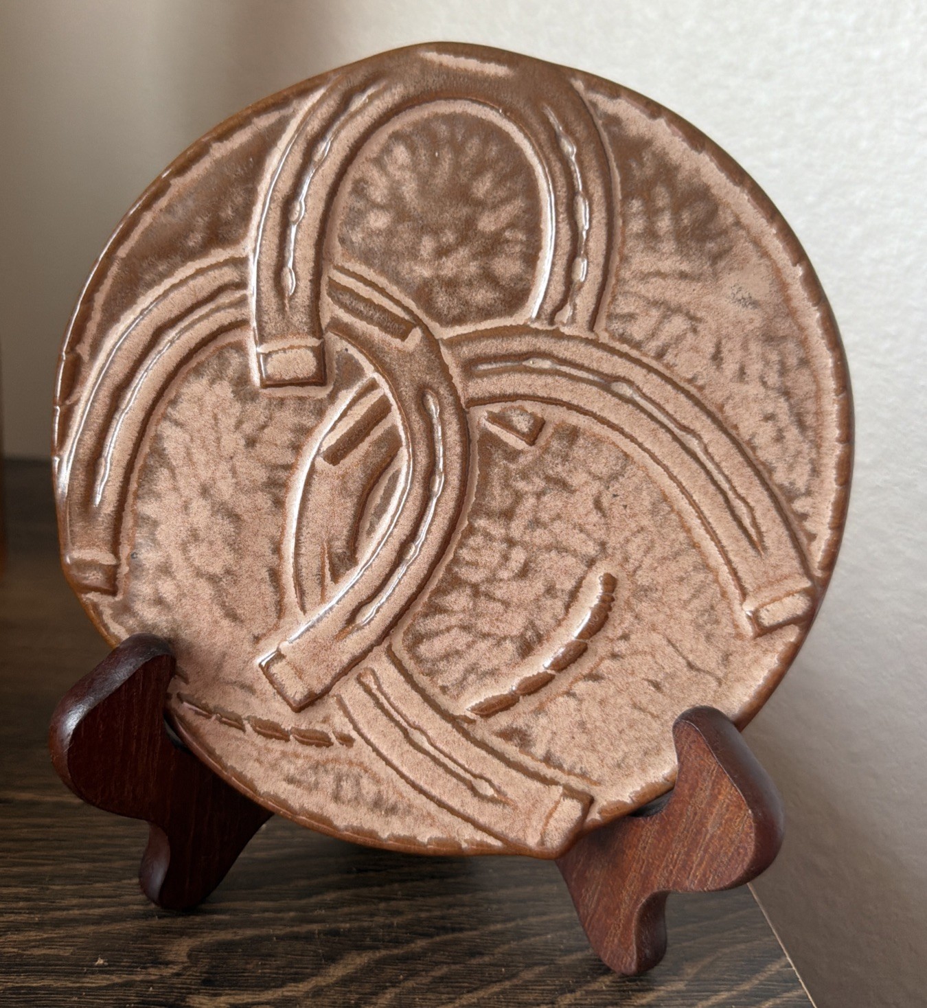 Vintage Frankoma Desert Gold GOOD LUCK Horseshoe Trivet 94TRH Plate WITH STAND
