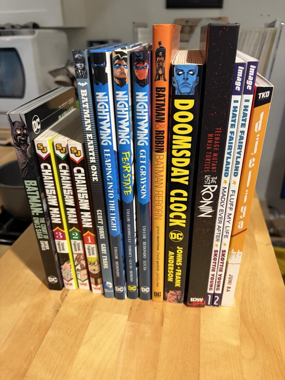 Comic Book Lot Nightwing 78-124, Wolverine, Manga, Watchmen, Titans 1-21, Etc