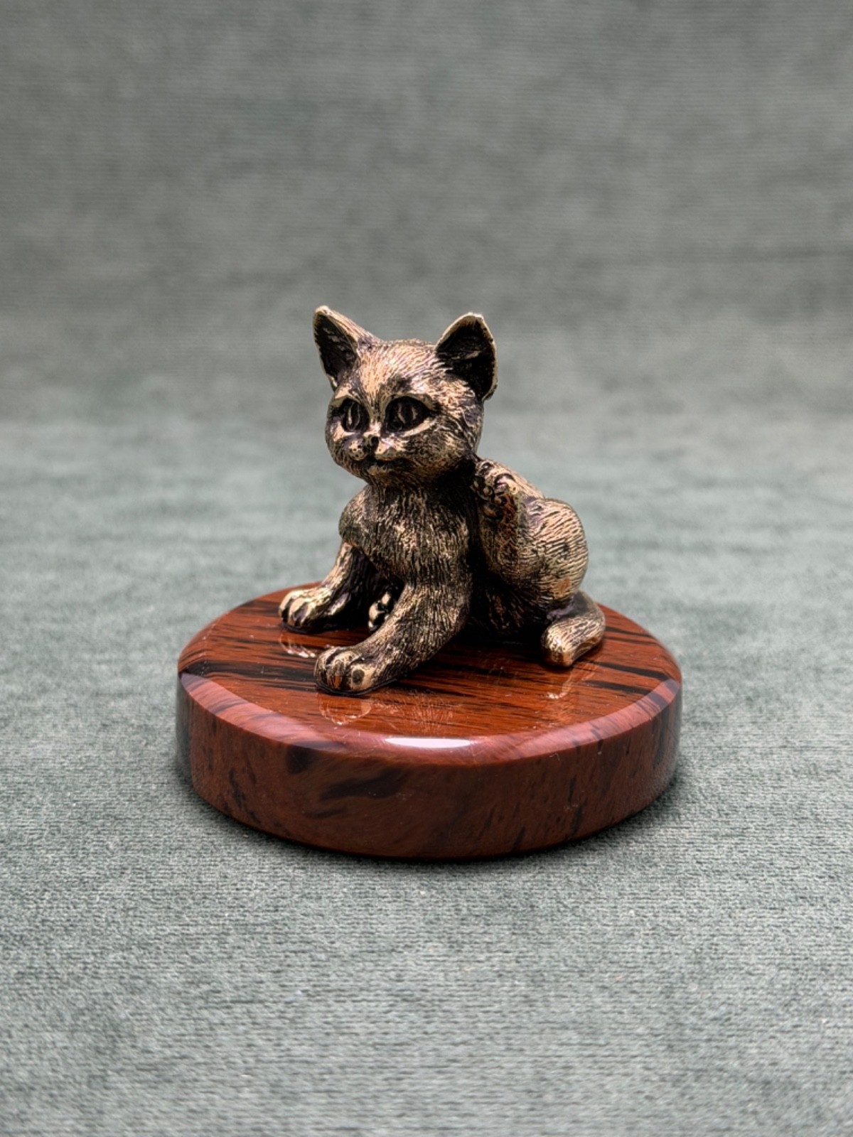 Art Deco Cat Figurine Cast Bronze Statuette Pedestal In Volcanic Obsidian Stone
