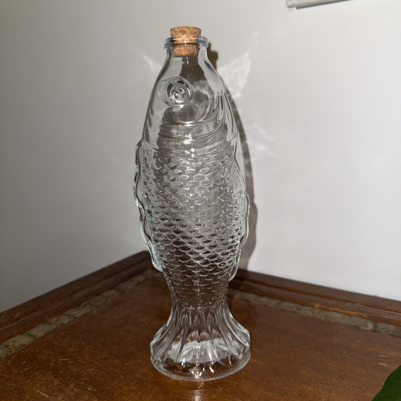 VTG style Fish Shaped Glass Decor Decanter Italian Wine Bottle Cork Never Used