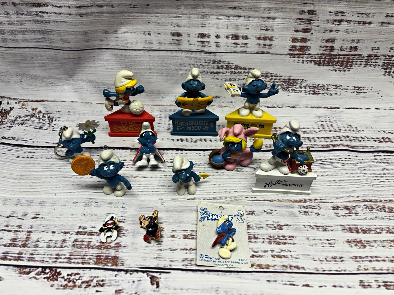 Peyo The Smurfs Smurf & Smurfette Figurine Lot w/ Pins & Keychain 1981