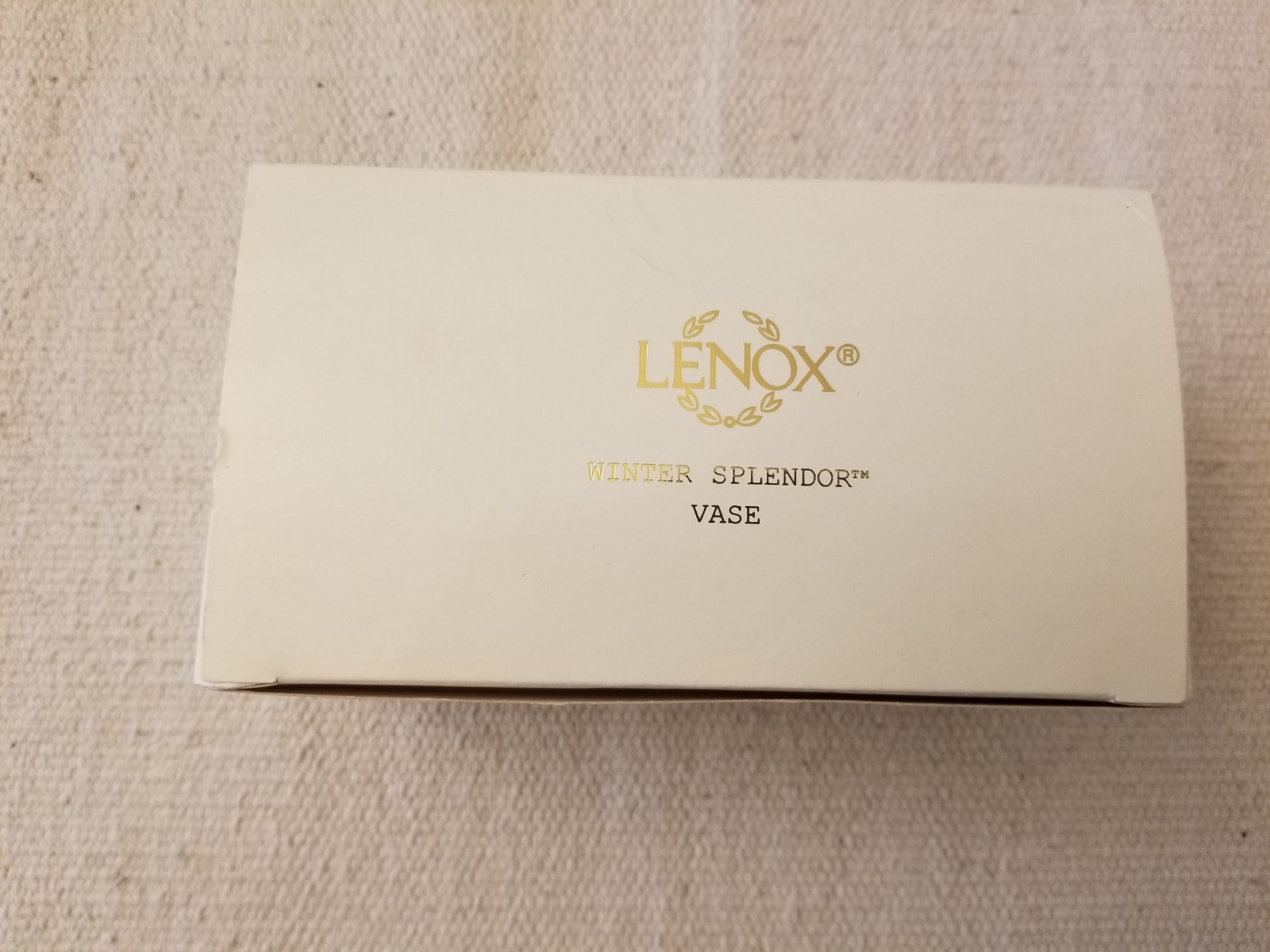 Lenox Winter Splendor Vase & Mikasa Ruffles Basket