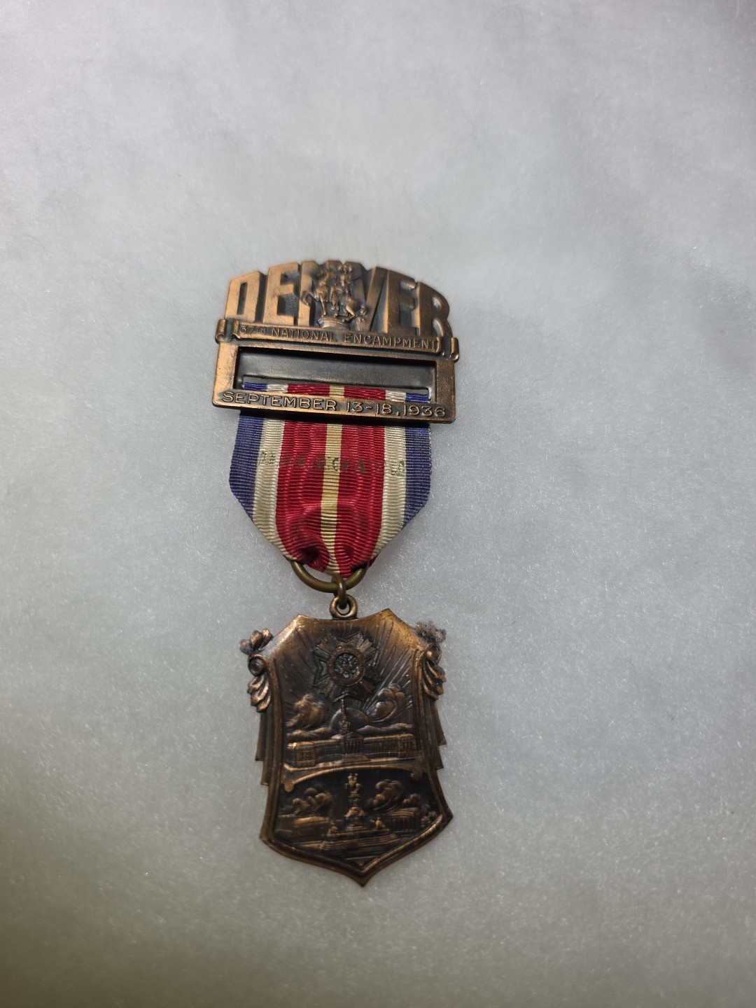 1936 VFW DENVER 37TH NATIONAL ENCAMPMENT PINBACK MEDAL BADGE 