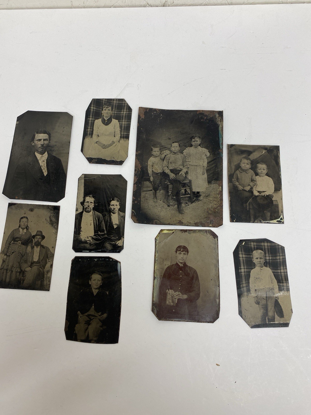 LOT OF 9 ANTIQUE TIN TYPES