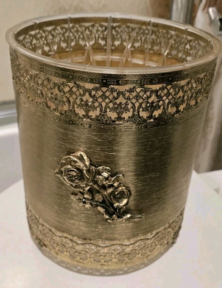 Vtg Stylebuilt NY Gold Ormolu Rose Flower Waste Basket Trash Can Cover WithLiner