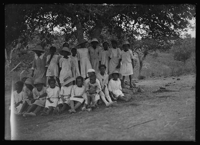 Photo:1910s African American Children Group Portrait Under Tree