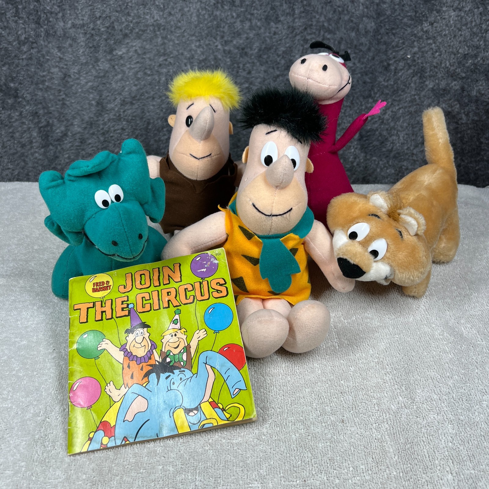 Vintage Flintstones Plush Hanna Barbera 1987 Barney Fred Dino & Sabertooth Cat