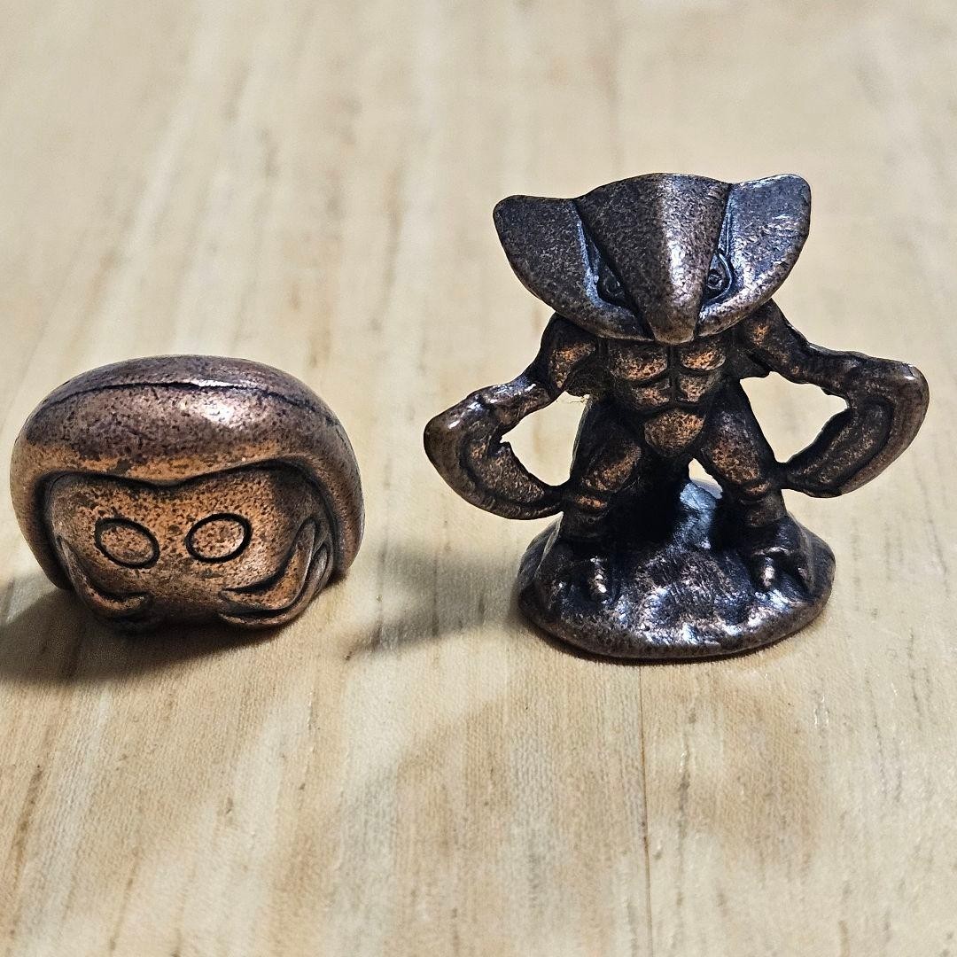 Pokemon Kabuto Kabutops Metal Figure Bronze Collection Set Authentic Pokemon Kabuto Kabutops Metal Figure Bronze Collection Set Authentic