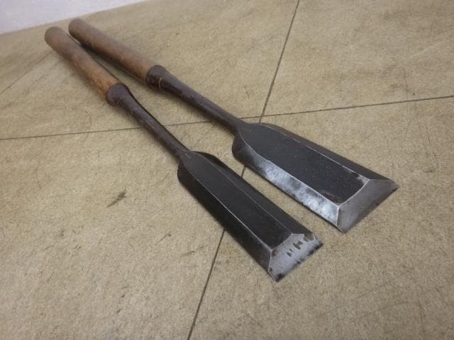 Japanese Hand-Forged Hirosada Long Paring Chisel Set 2pcs 60cm/app. 60mm & 42mm