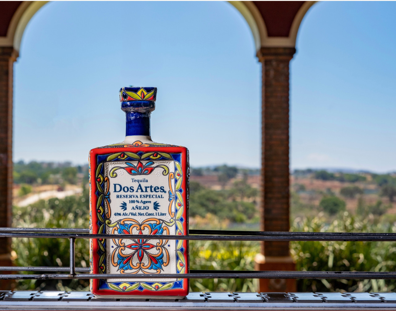 Tequila Dos Artes Reserva Especial Extra Anejo — Empty Ceramic Bottle