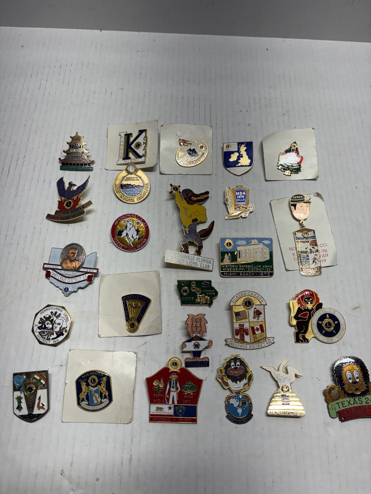 Lot Of 24 Vintage Lions Club Pins Stars And State Pins From 1970-80