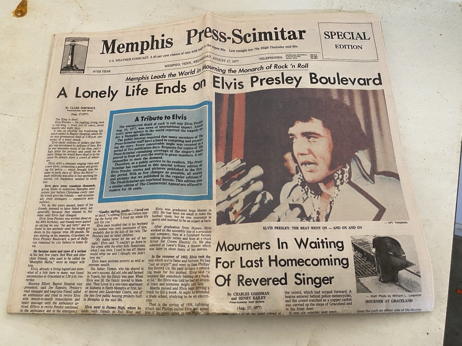 Memphis Press-Scimitar Special Edition Newspaper August 17, 1977 Elvis Presley