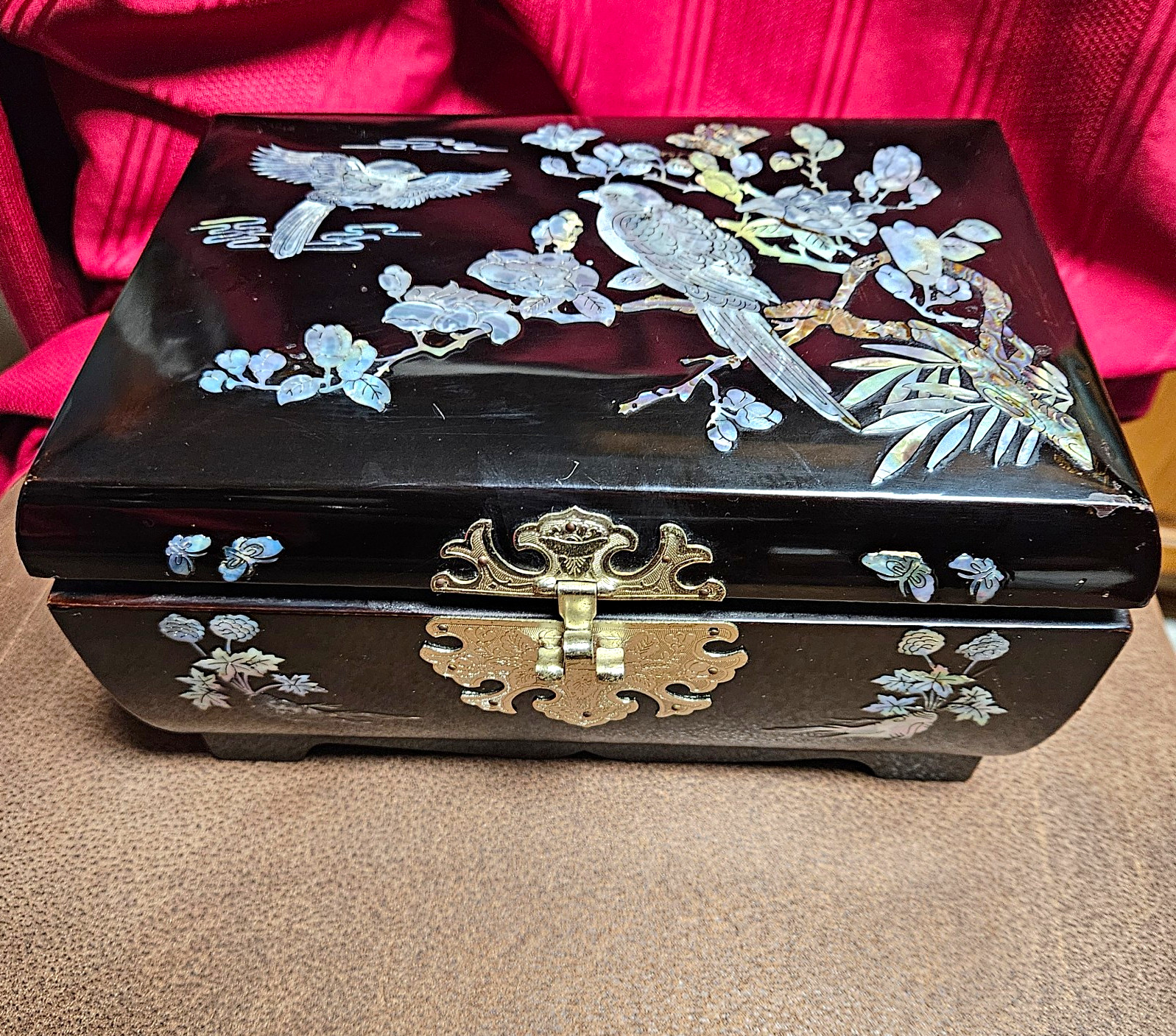 Korean Najeonchilgi (mother-of-pearl lacquerware) jewelry box Vintage