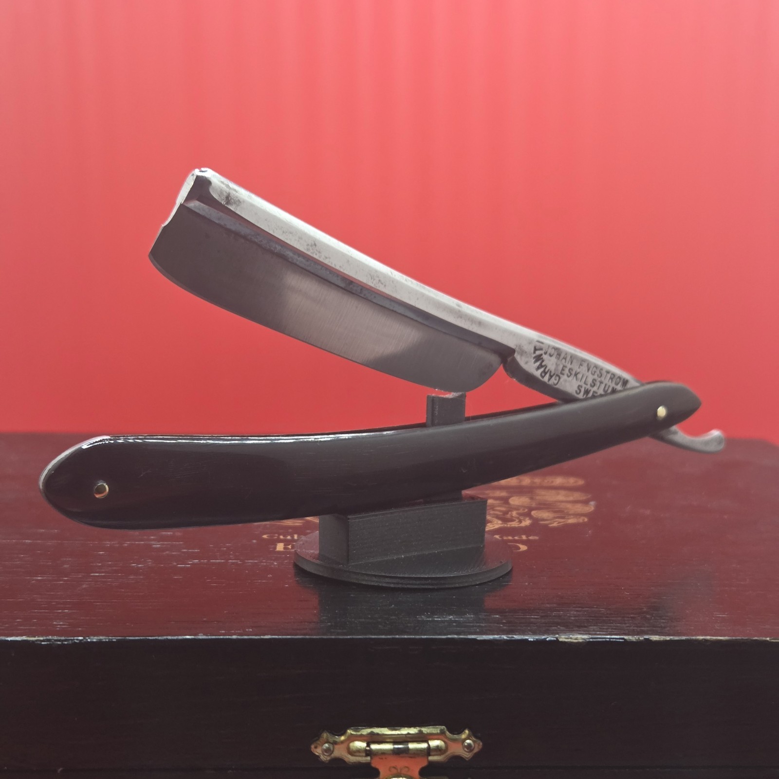 Vintage/Antique 13/16 Johan Engstrom, Eskilstuna Razor. Swedish. Original 
