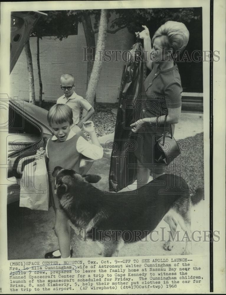 1968 Press Photo Lo Ella Cunningham, Wife of Walter Cunningham with Children