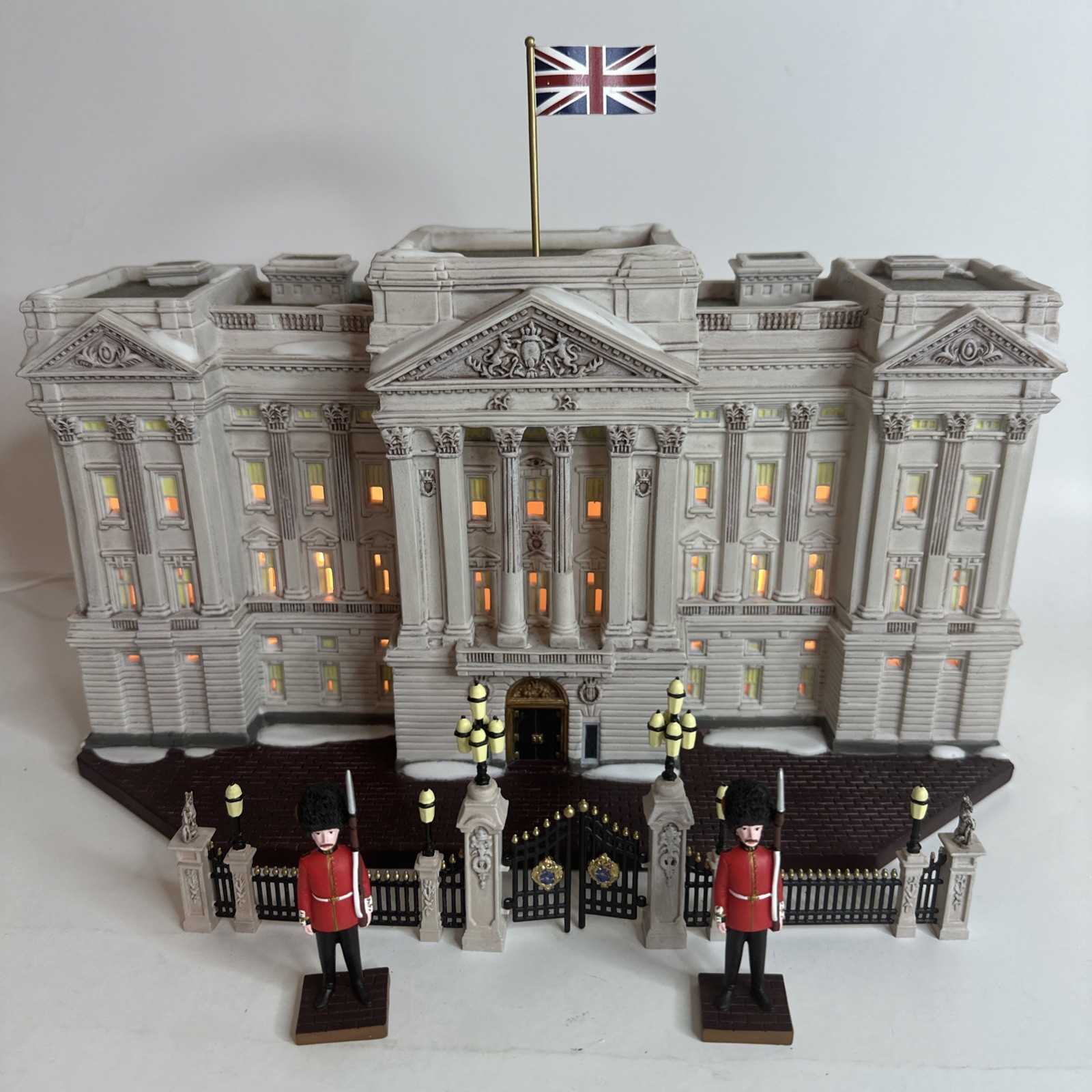 DEPT 56 BUCKINGHAM PALACE 58736 Landmark Historical Series, Numbered
