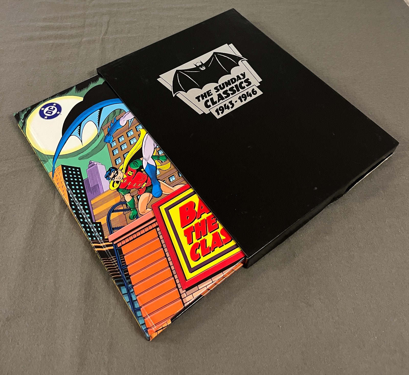 Batman: The Sunday Classics 1943-1946  Slipcase Edition : Slipcase Wear