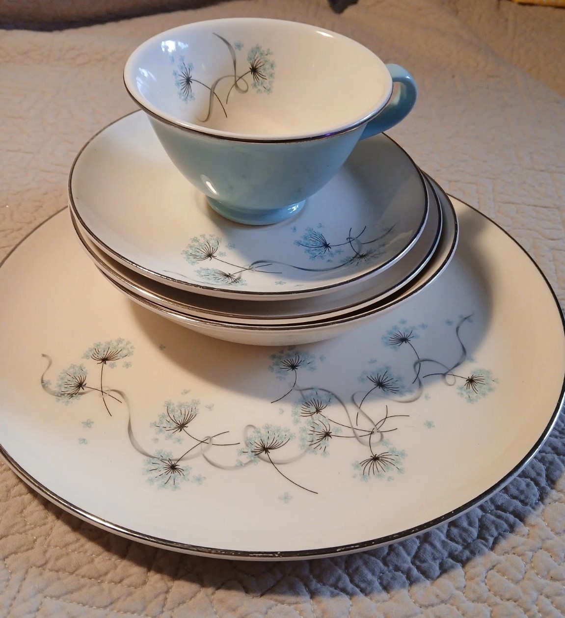 Taylor Smith Dinner Set Dandalions & Lace Color White, Aqua,Silver 1950s VTG