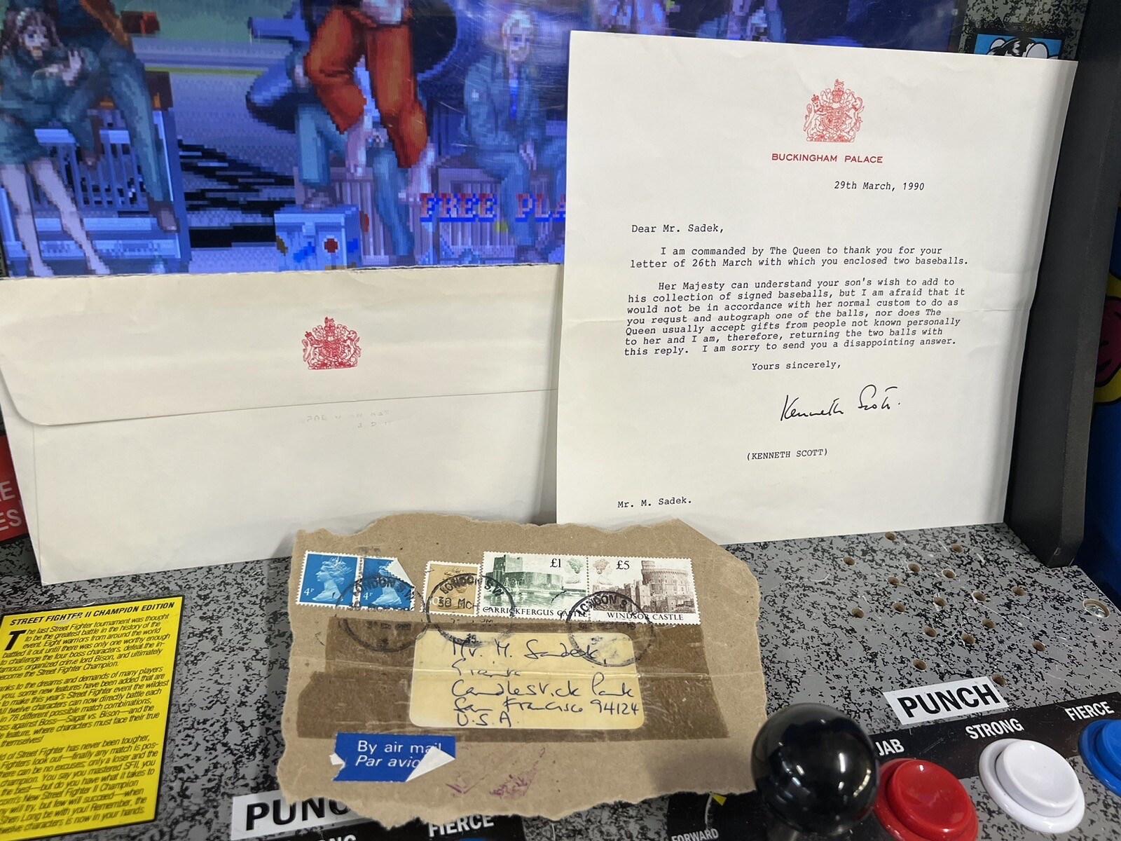 1990 Buckingham Palace Queen Elizabeth II Letter SF Giants Mike Sadek Reply