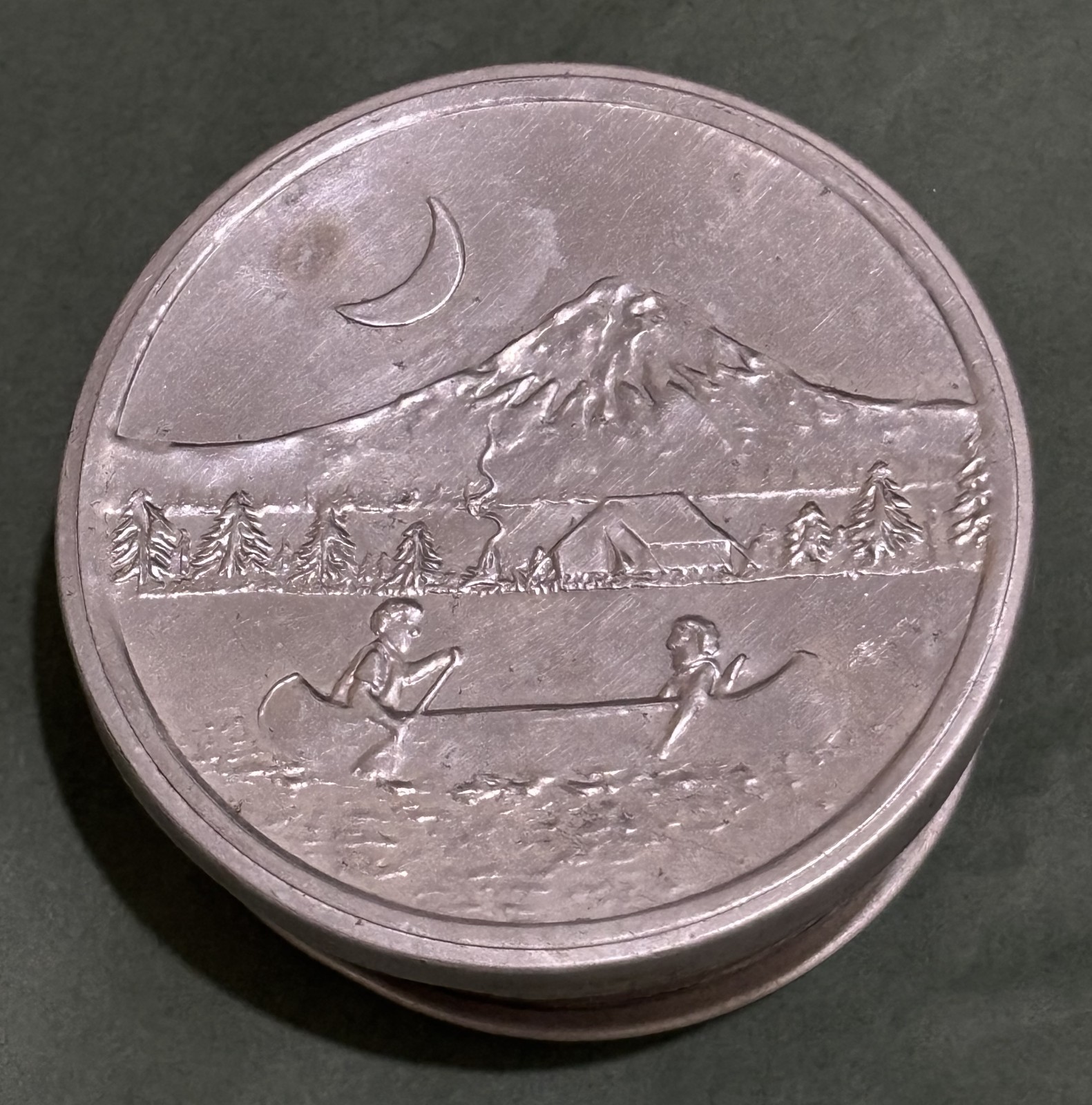 Vintage Collapsible Camping Cup – Canoe & Mountain Engraved Lid – Mid‑Century