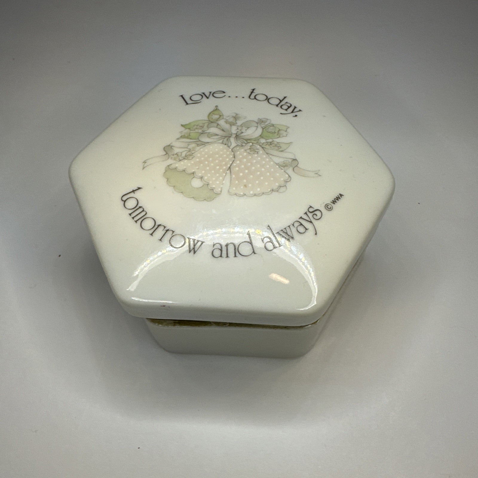 Vtg WWA Inc. Designers Collection Wedding Keepsake Trinket Box 1979 Porcelain