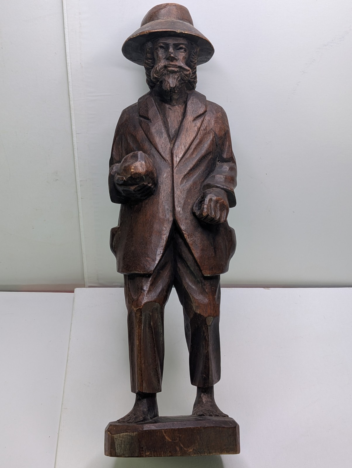 Vintage Hand Carved Wood Gentleman Figure 16\