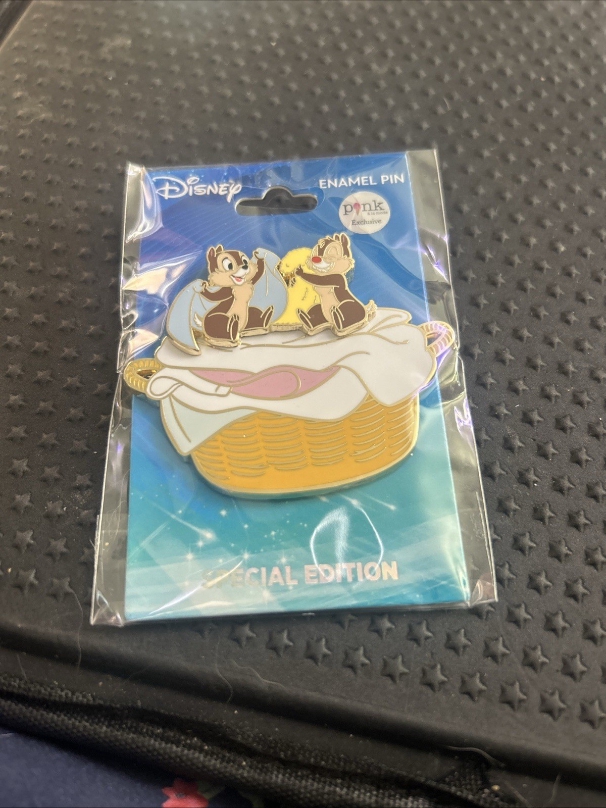 Disney PALM Chip and Dale Laundry Basket Limited Edition 300 Pin