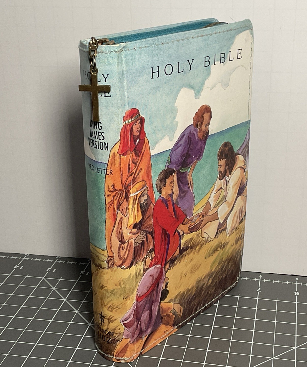Vintage 1987 Holy Bible Zipper Closure Childrens Jesus Loaves Fishes Cross Pull