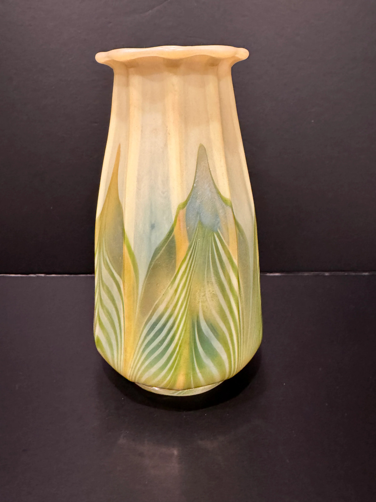 Antique Tiffany Studios Pulled Feather Art Glass Lamp Shade, Signed LCT, Creamy