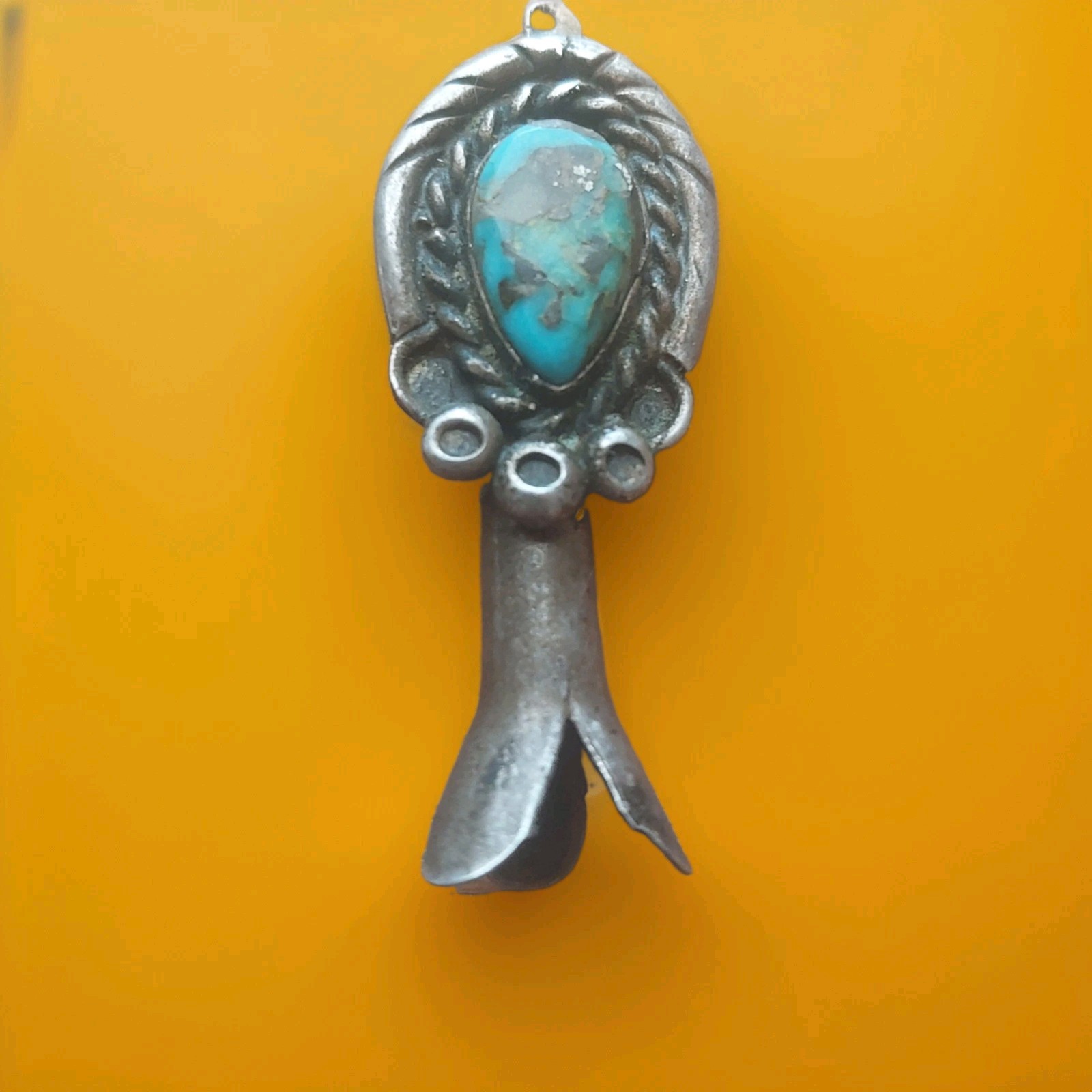 Orig Old Pawn Navajo Bisbee Turquoise Rare Orig Squash Blosso One Piece Pendant 