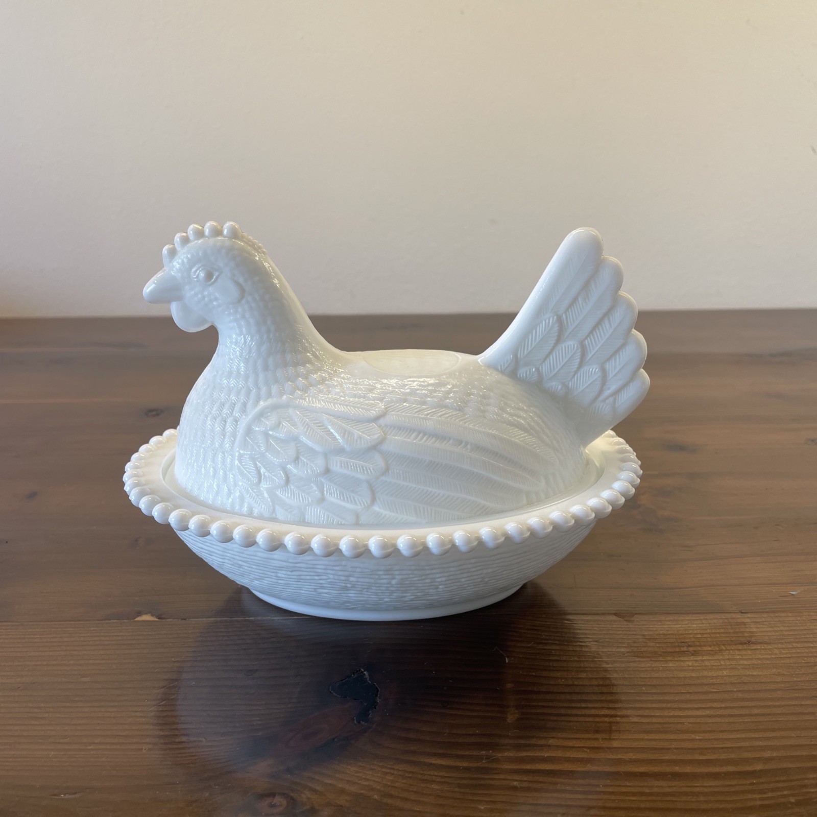 VTG Hen On Nest White Indiana Milk Glass Covered Dish Beaded Edge Unused Cond